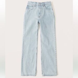 Abercrombie & Fitch Curve Love High Rise 90s Relaxed Jean in Light